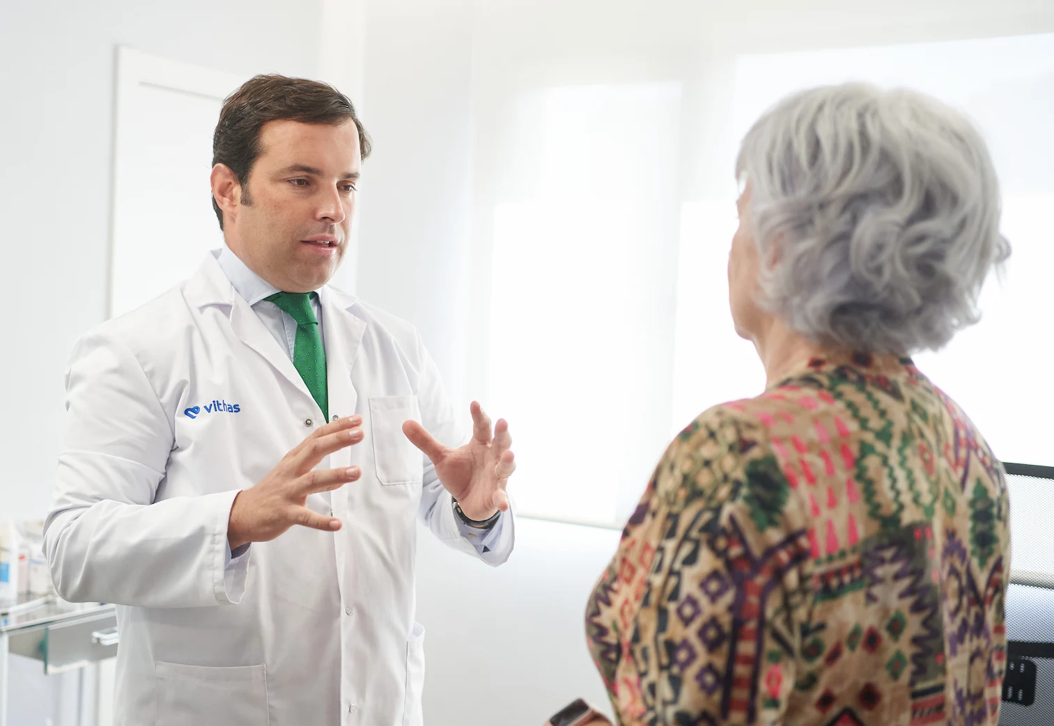 Orthopaedic surgeons physiotherapists patient empowerment